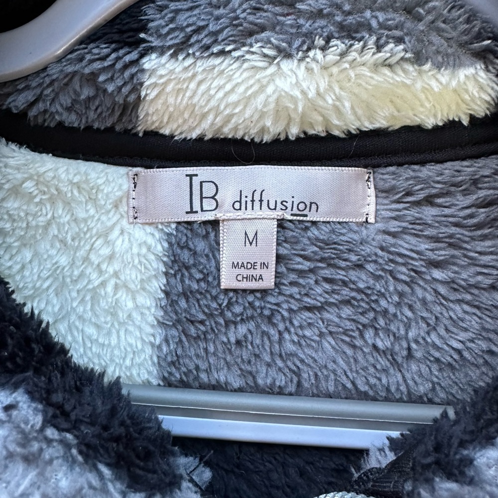 IB Diffusion Fleece Quarter Zip - Picture 3 of 5